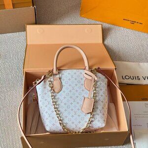 Classic Louis Vuitton Bag: A Stylish and Versatile Choice for Elegance